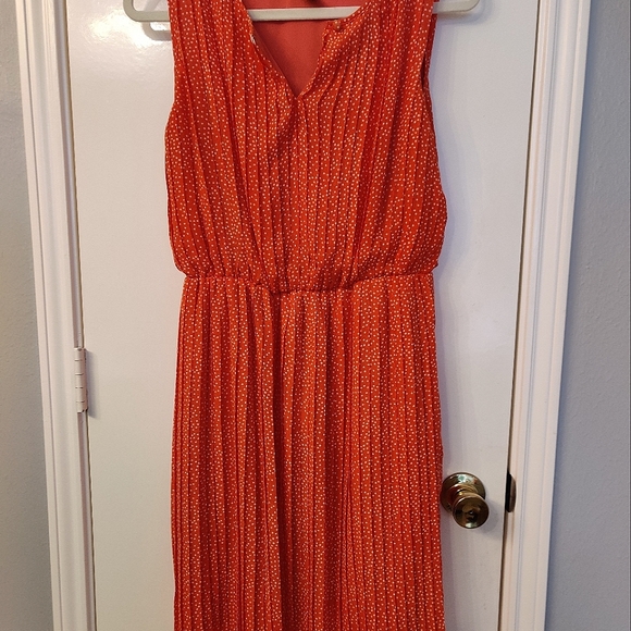 Orange Lined Pleated Dress - Picture 6 of 7